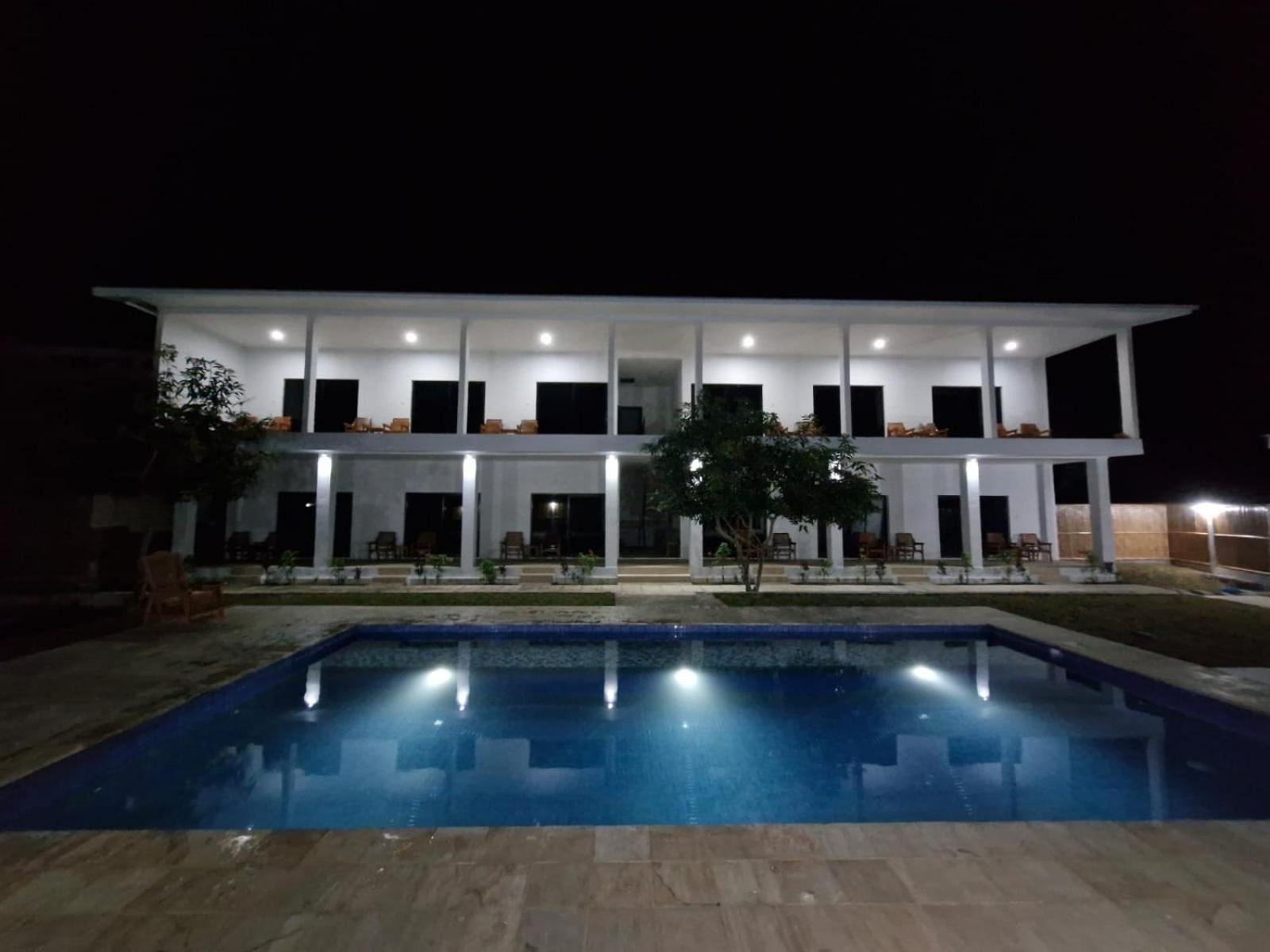 Satu Hati Hotel Ekas Bagian luar foto
